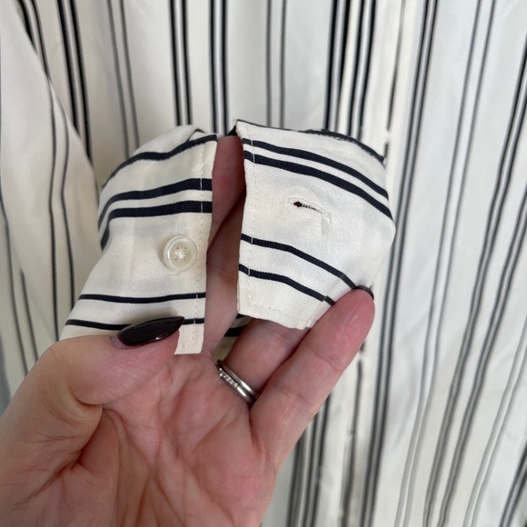 Everlane 100% Silk Blouse Black/White Stripes Classic Blouse Style Size 6 - Picture 5 of 10